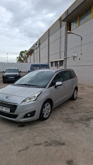 Peugeot 5008 2014
