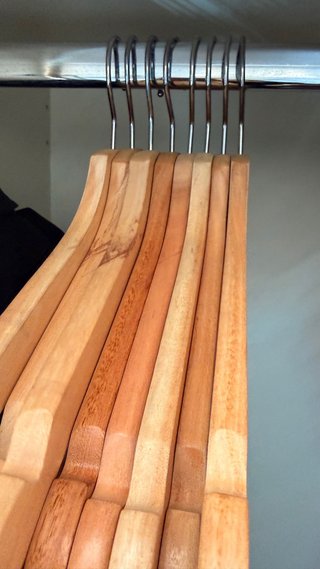 Set de 8 Perchas de Madera