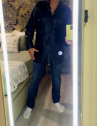 Chaqueta de piel negra