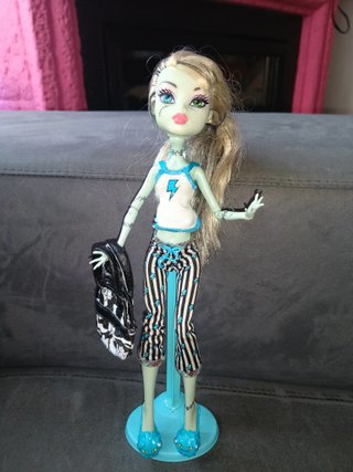 Muñeca Monster High Frankie Stein Dead Tired G1