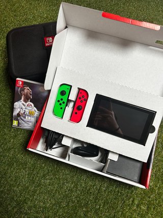 Nintendo Switch V2 con caja y estuche