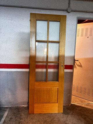 Puerta de Madera con Cristal