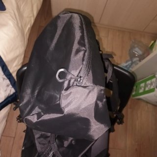 Mochila de Montaña Quechua 35 L Negra Impermeable.