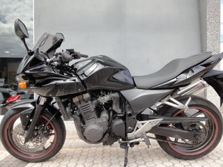 Motocicleta Naked Negra