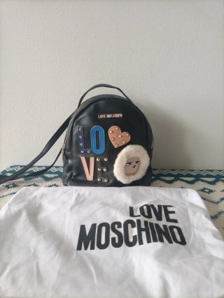 Bolso Mochila Love Moschino Negra de piel