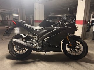 Yamaha YZF-R125 Negra