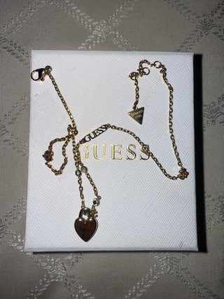 Collar GUESS Dorado con Colgante