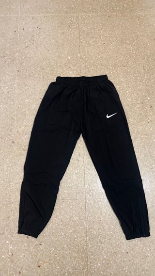Pantalón Nike Miller Negro