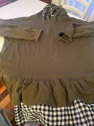 Vestido con vuelo verde