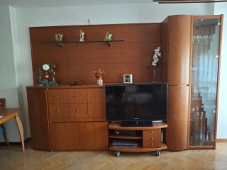 Mueble de Salón y Mesa de Comedor