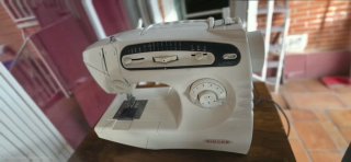 Máquina de coser eléctrica Singer