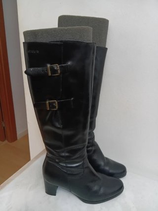 Botas de piel negras para mujer