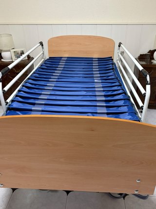 Cama Articulada con Carro Elevador