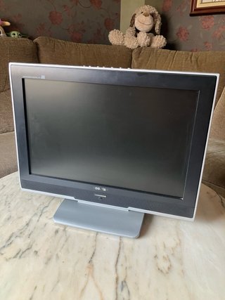 Monitor Toshiba 19” , con TDT externo