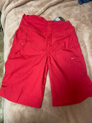 Pantalones cortos Nike rojos