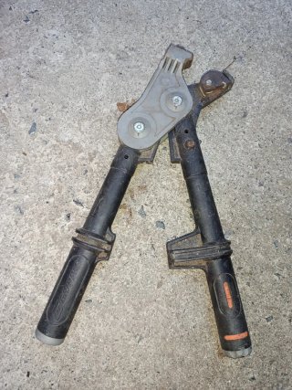 Tensor de alambre para viña