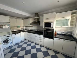 Se vende cocina completa con electrodomésticos