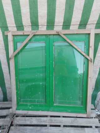 Ventana de madera 102x109 cm