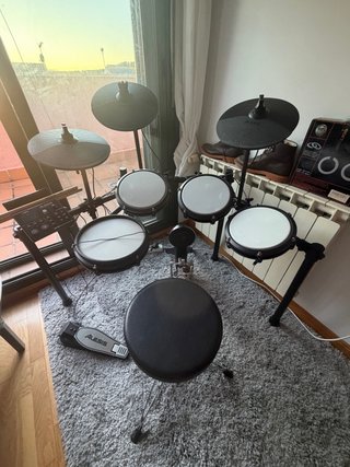 Batería Electrónica Alesis Nitro Max