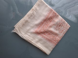 Pañuelo con Estampado Floral