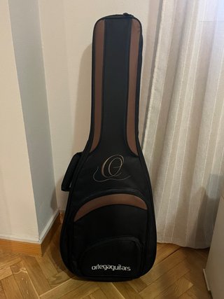 Guitarra Yamaha Cadete Funda acolchada y Afinador