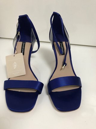 Sandalias de tacon fino azul metalizado