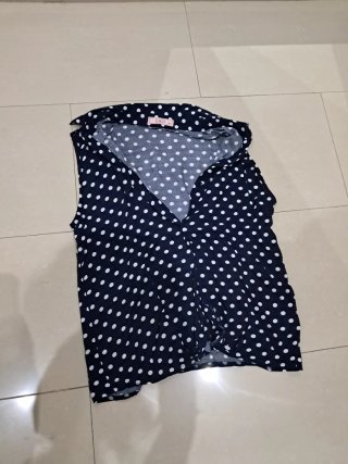 Camiseta de lunares azul L&D