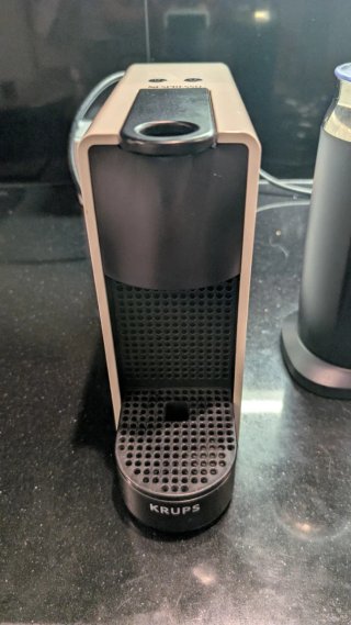 Cafetera Krups Nespresso con Espumador