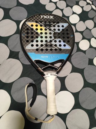Pala de pádel Nox AT10 Genius 12K 2024