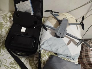 Dron con Mando y Estuche de Transporte