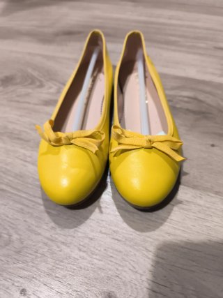 Bailarinas Amarillas con Lazo