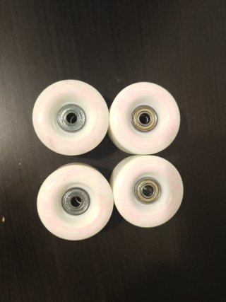 Ruedas de skate blancas