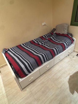 Cama individual con cajones