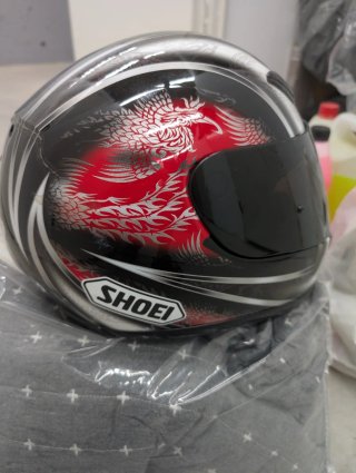 Casco Integral Shoei con Diseño