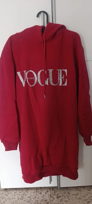 Sudadera Roja Vogue