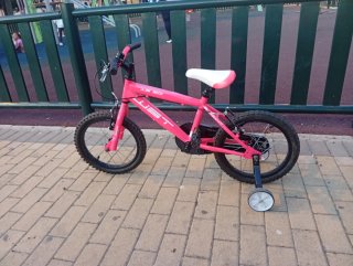 Bicicleta Infantil Rosa con Ruedines