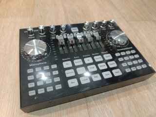 Tarjeta de sonido para directos con micrófono