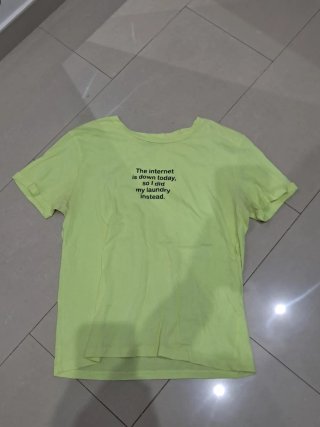 Camiseta Amarilla con Mensaje