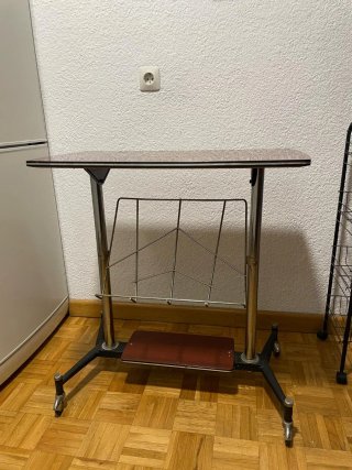 Mesa Auxiliar Vintage con Revistero