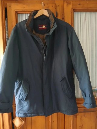 Chaquetón Impermeable Azul River Woods. Talla 52