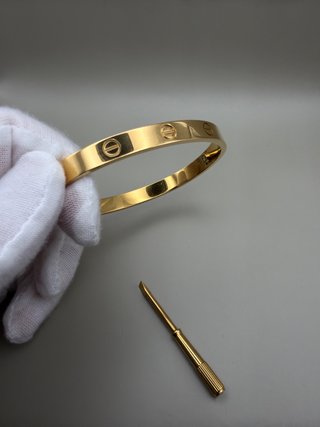 Pulsera Dorada con Destornillador