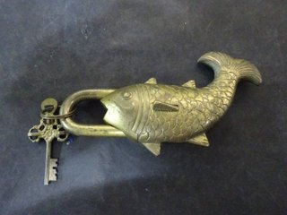 Antiguo CANDADO Bronce Forma de PEZ y LLave