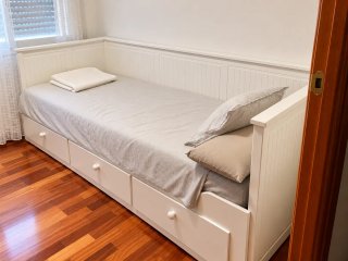 Cama Diván IKEA HEMNES con 3 Cajones