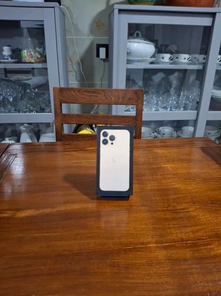 Scatola iPhone 13 Pro Max dorata