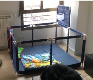 Parque Infantil con Canasta, en perfecto estado