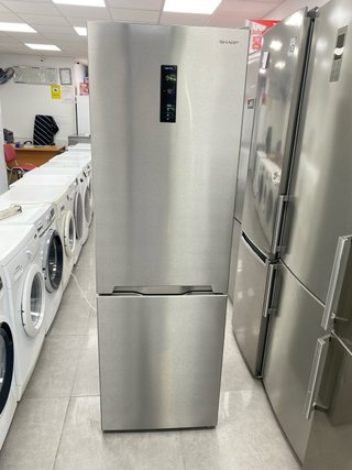 Nevera combi Sharp 185/60cm clase E con garantía