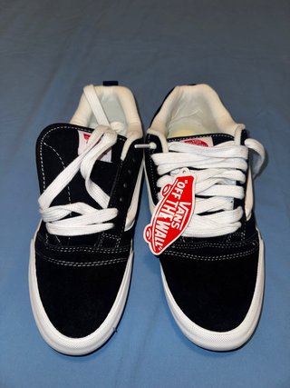 Zapatillas Vans Negras y Blancas