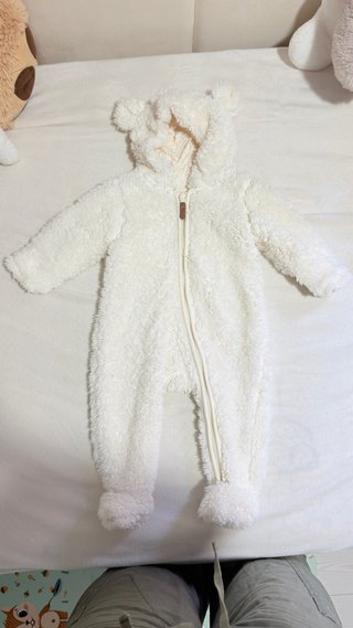 Buzo peludo con orejas H&M