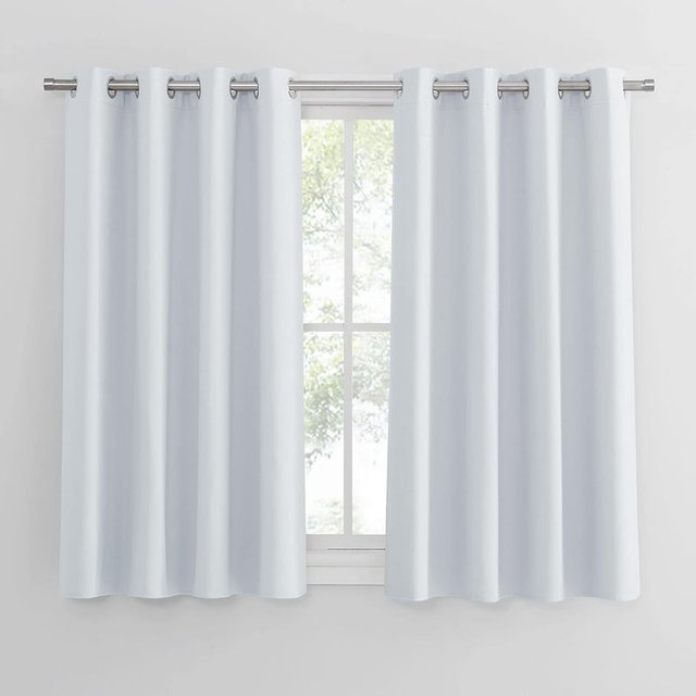 Juego de 2 Cortinas Opacas PONY DANCE 117x137 cm