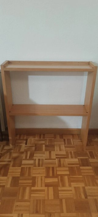 Estantería de madera